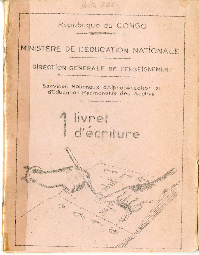 1 livret d'écriture, de Bernard Biangoud. Manual para o alfabetizando, da UNESCO